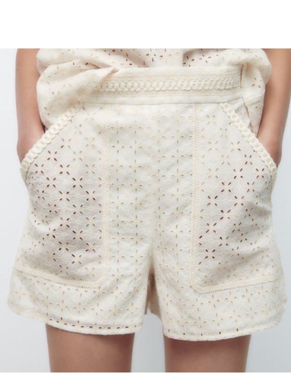 Zara Eyelet Lace Shorts Cream Cotton Boho Summer Size M